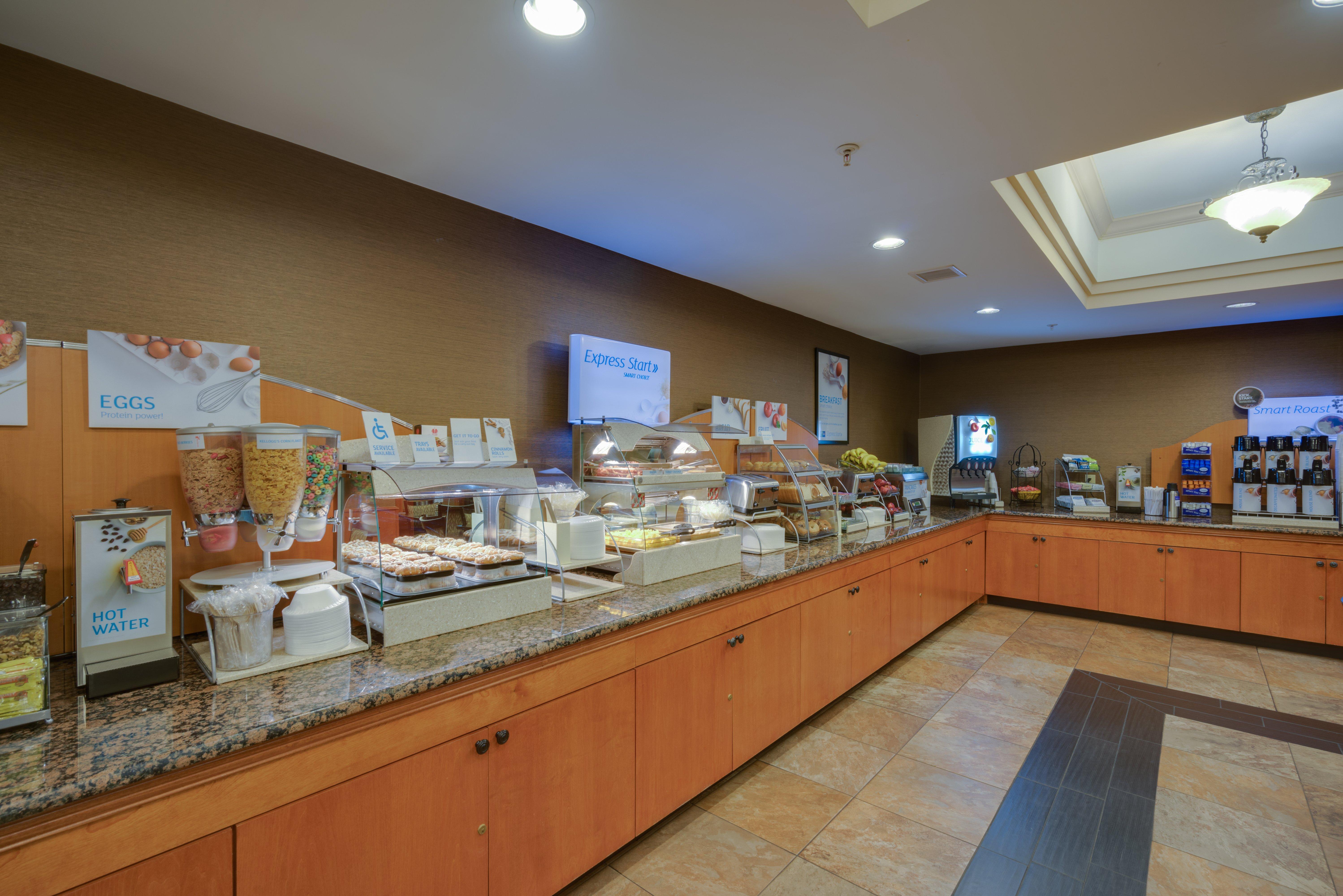 Holiday Inn Express Charles Town By Ihg Shenandoah Junction Eksteriør billede
