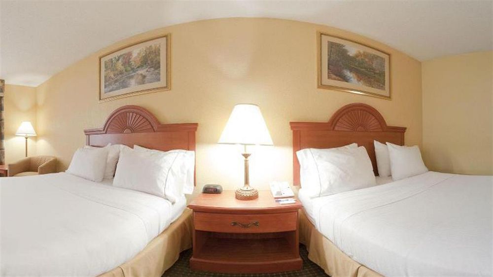 Holiday Inn Express Charles Town By Ihg Shenandoah Junction Eksteriør billede