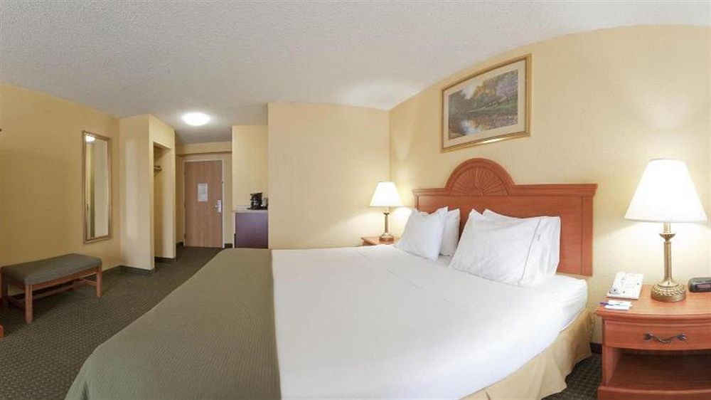 Holiday Inn Express Charles Town By Ihg Shenandoah Junction Eksteriør billede